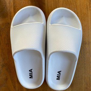 MIA Lexa Foam Slide Sandals
